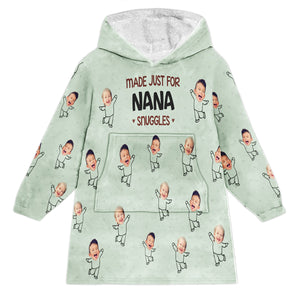 I Love Being Grandma Sunflower - Personalized Mother's Day Grandma Blanket Hoodie