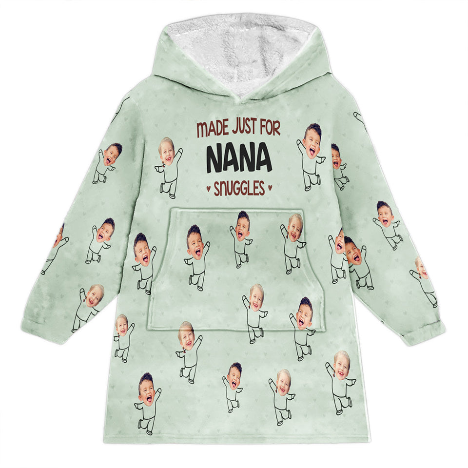 I Love Being Grandma Sunflower - Personalized Mother's Day Grandma Blanket Hoodie