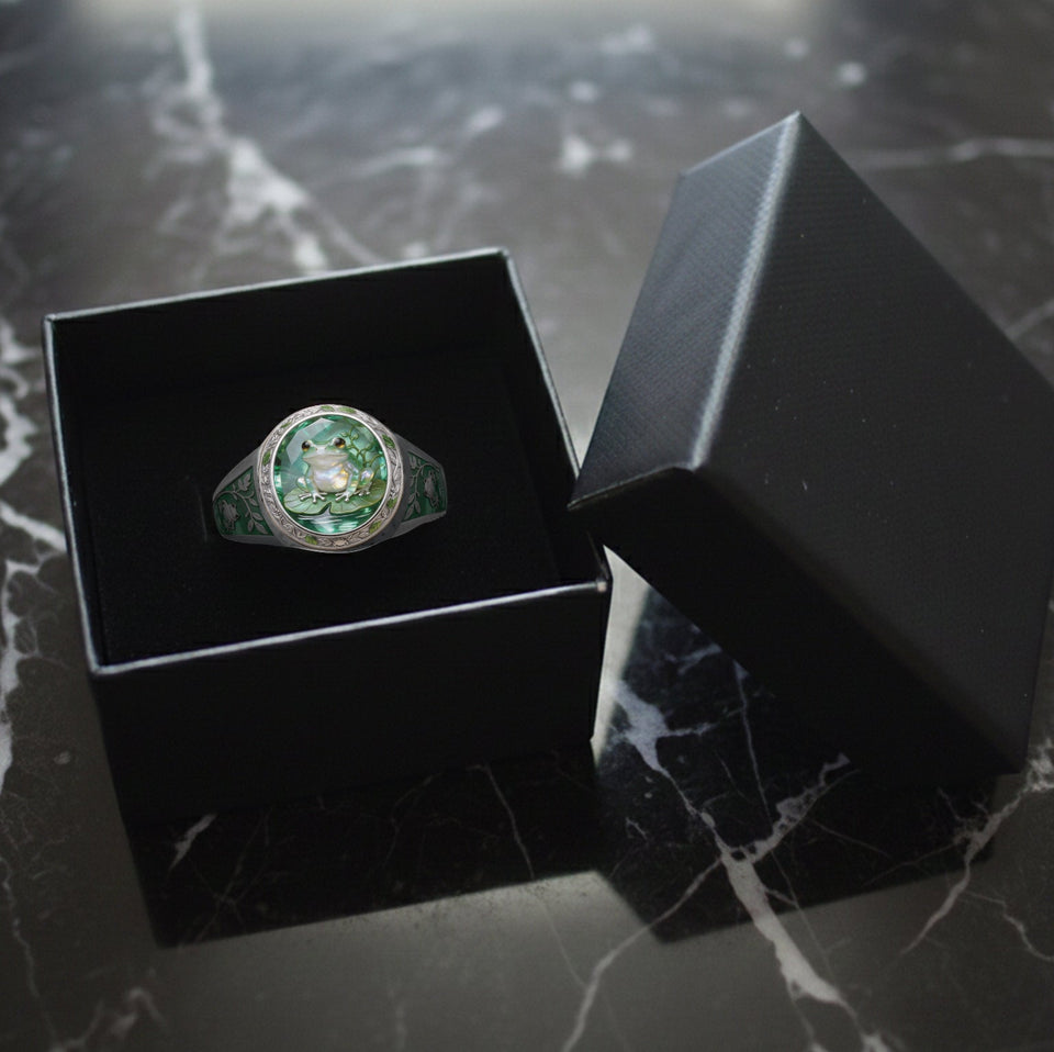 Just A Girl Who Loves Frog - Personalized Frog Signet Ring