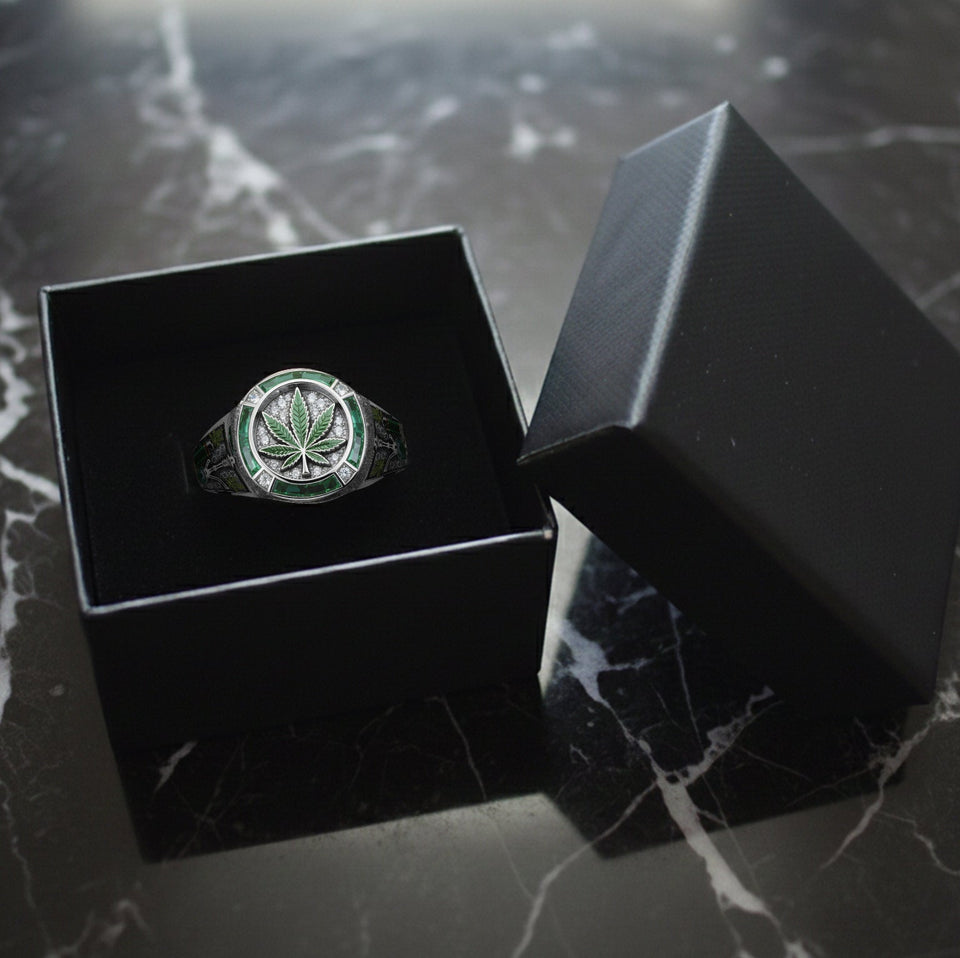 Green Magic Leaf - Personalized Weed Signet Ring