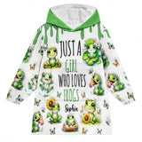 Just A Girl Who Loves Frogs - Personalized Frog Blanket Hoodie