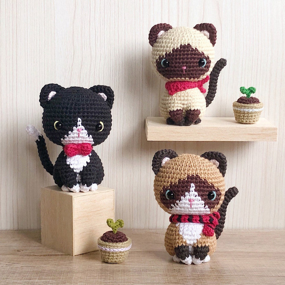 Crochet Cat Amigurumi - Gift for cat lovers - Personalized Hand Knitted Doll