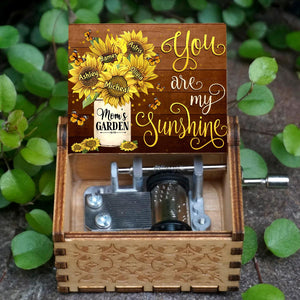 You Are My Sunshine - Gift for grandma, dad, mom, grandpa - Personalized Hand Crank Music Box